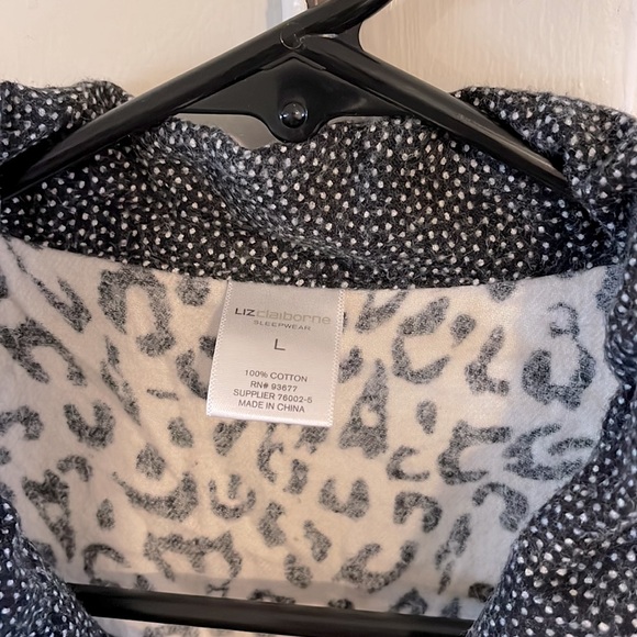 Liz Claiborne | Animal Print Fleece PJ Set - Picture 2 of 5
